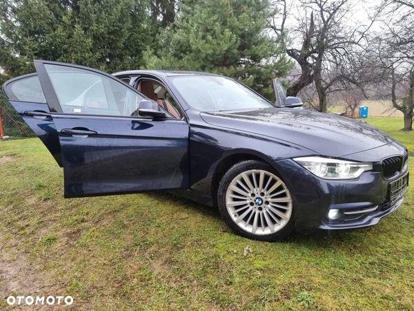 BMW Seria 3 320i Touring Luxury Line - 30