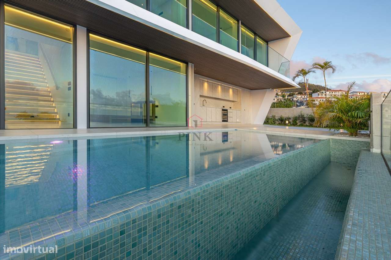 Moradia de Luxo com Piscina - T4 no Funchal-53