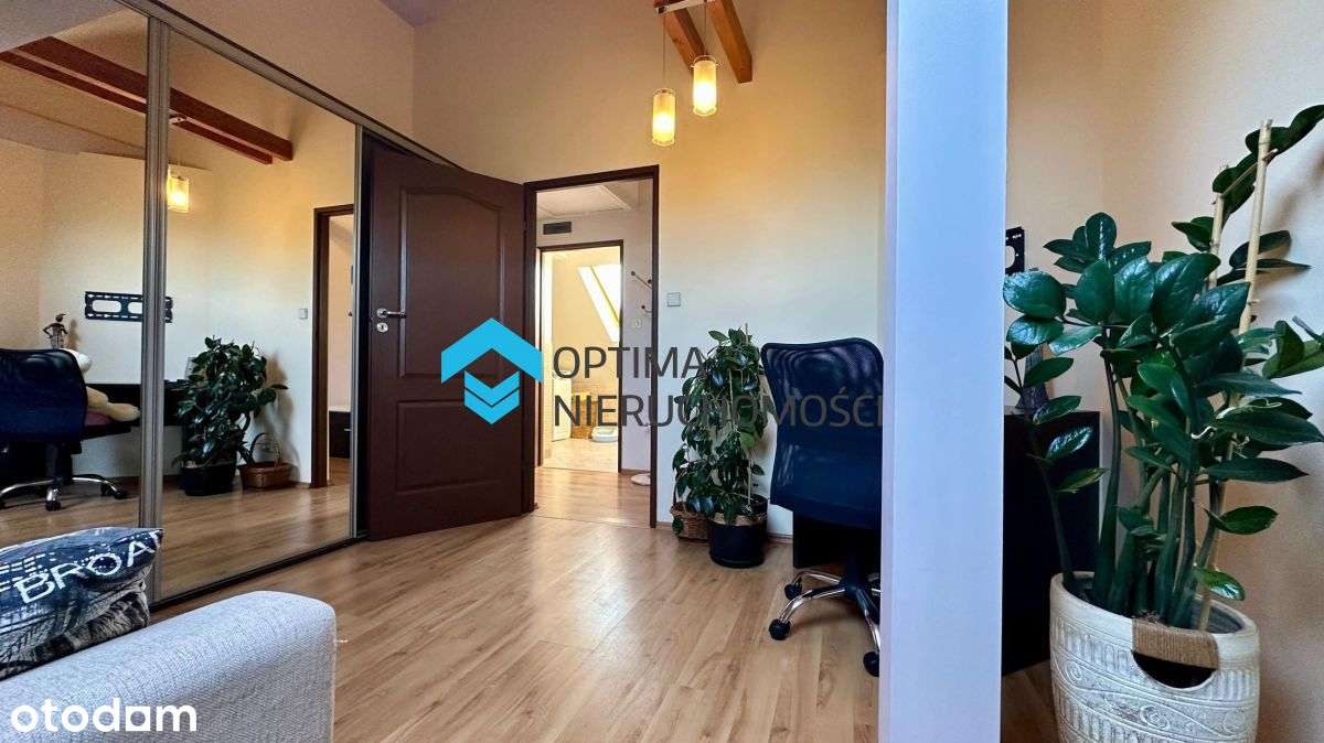 Przytulne mieszkanie z wiatą garażową-8