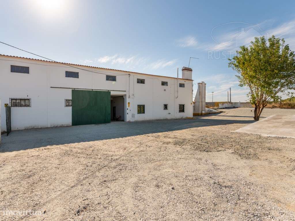 Quinta com armazém de 3 pisos-9