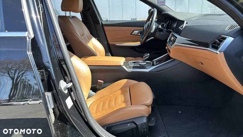 BMW Seria 3 330i Luxury Line - 21