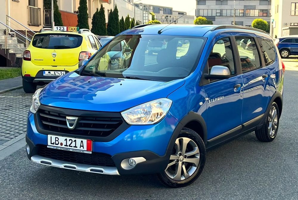 Dacia Lodgy TCe 115 Stepway 2016