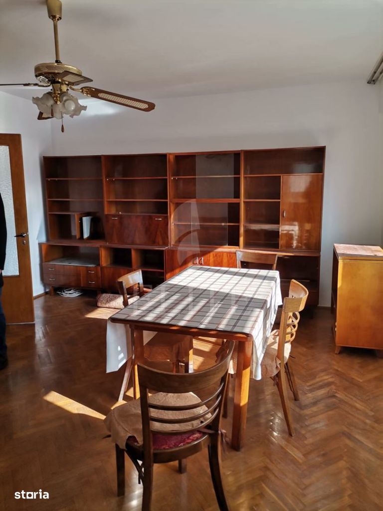 Apartament 3 camere în zona MUSCEL