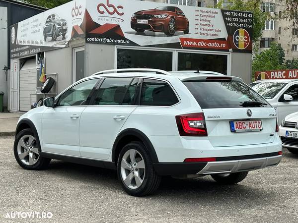 Skoda Octavia Combi 2.0 TDI 4x4 DSG Scout - 3