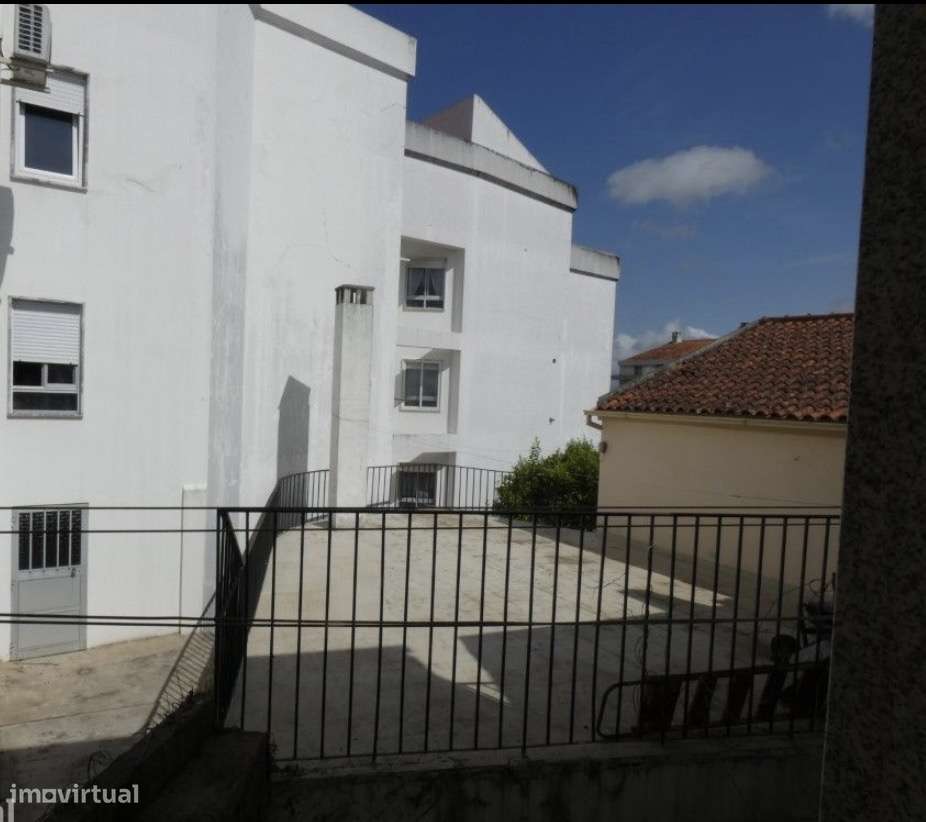 Apartamento 3 Assoalhadas Centro do Fundão 1 Andar-10