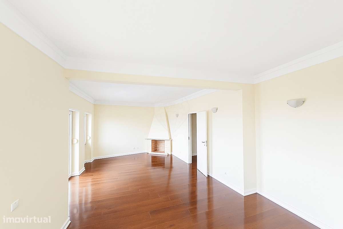 Apartamento T4 para arrendamento - Grande imagem: 2/8