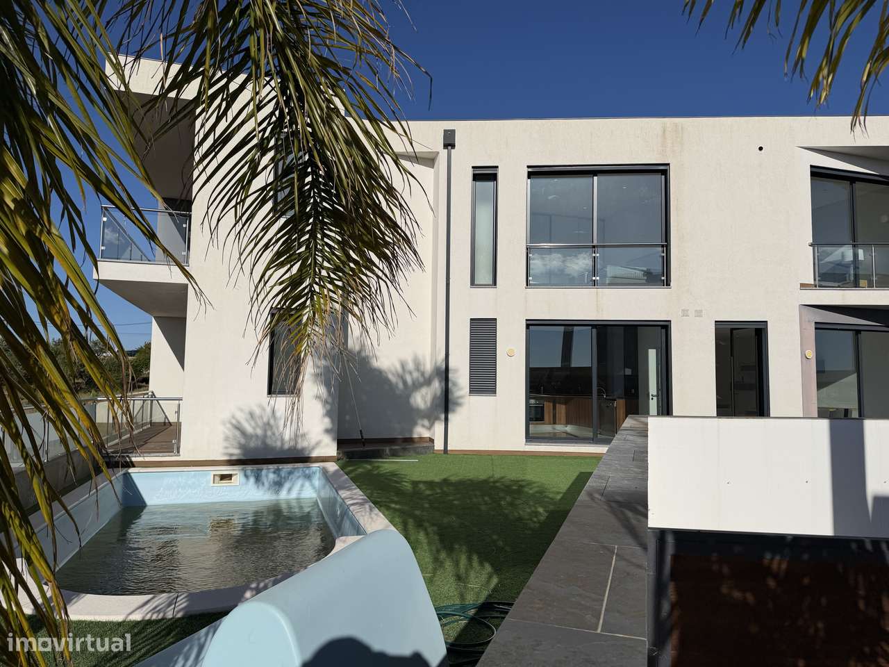 Moradia T4 NOVA com box e piscina-38