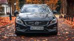 Volvo V60 T5 AWD Momentum Pro - 1