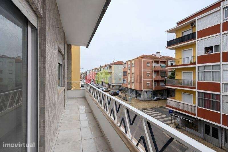 Apartamento T4 totalmente remodelado | Av. Afonso Henriques – Barreiro-21