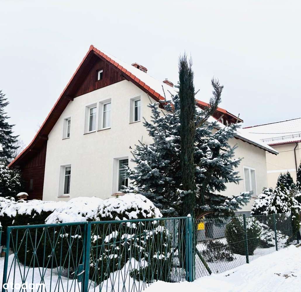 Ładny dom w willowej części Sobieszowa, wygodny,gotowy do zamieszkania-0