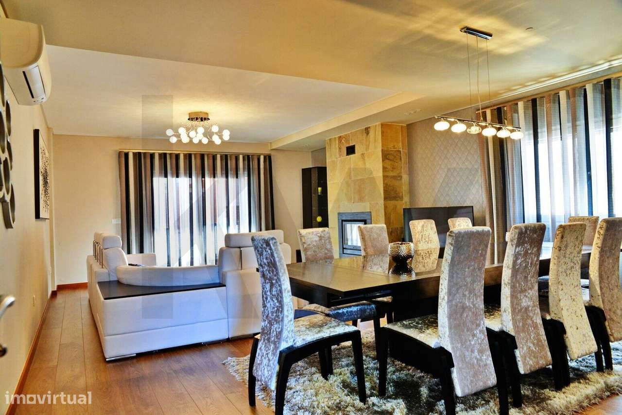 Moradia Familiar com Jardim e Piscina em Azeitão - Grande imagem: 4/53