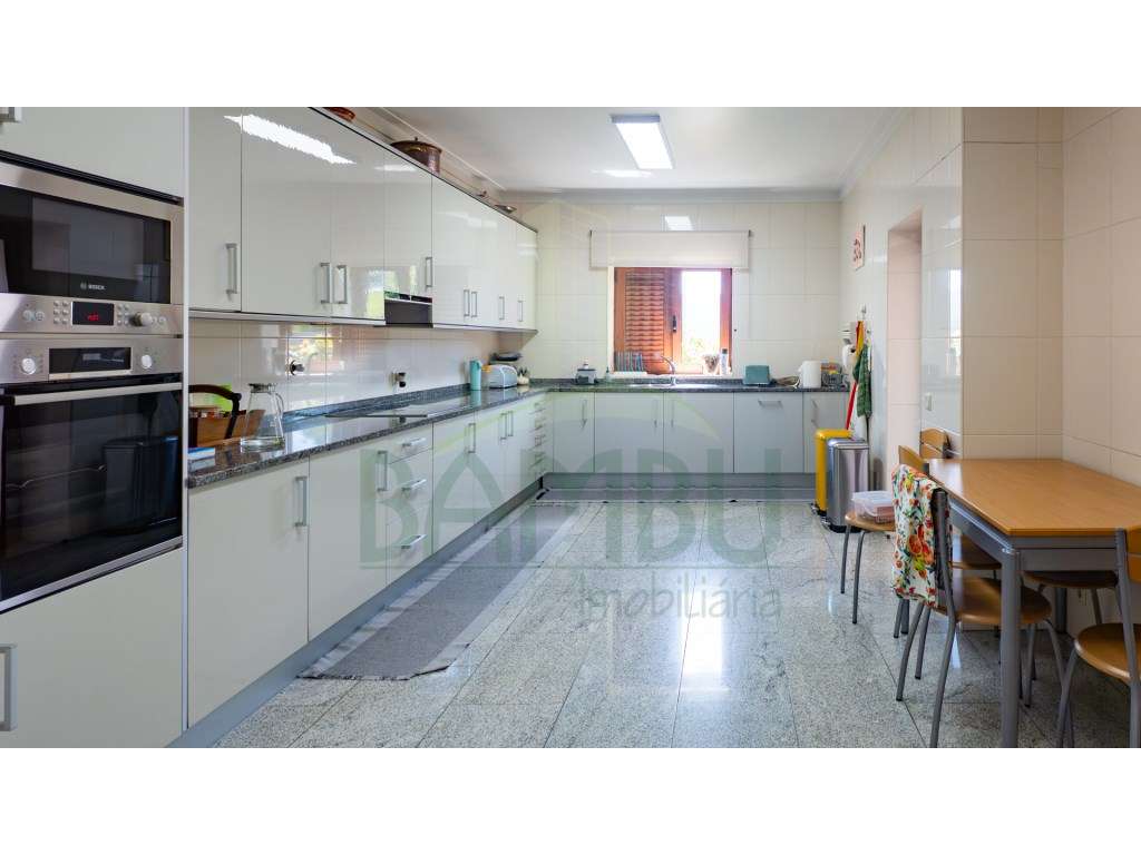 Moradia T4 térrea, com piscina, para venda em Vilar de Mouros.-18
