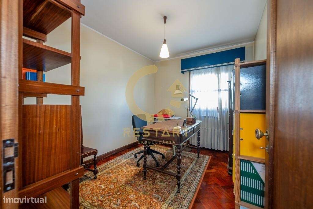 Moradia T5 com piscina e amplo terreno na Avenida de Francelos | Vila-41