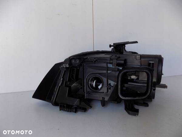 Audi A4 B8 - Lampa przednia Xenon - Prawa 11019 - 5