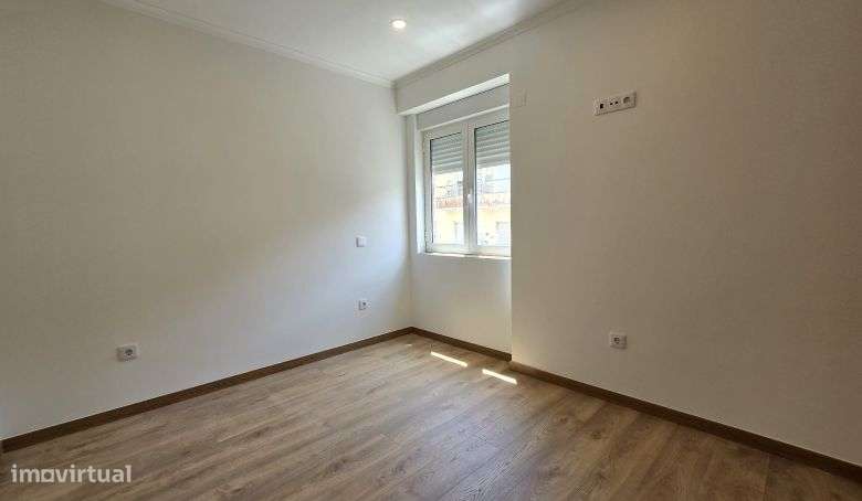 T3 Remodelado, com cozinha equipada às Portas de Benfica-53