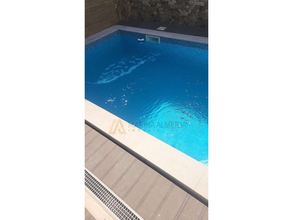 Moradia t4 com 2 pisos ( 5 assoalhadas), com 228m2, Piscina aquecid...-8