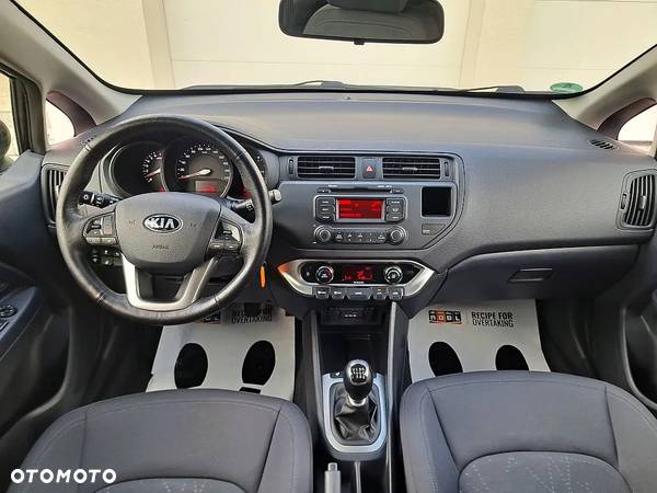 Kia Rio 1.4 Dream Team Edition - 8