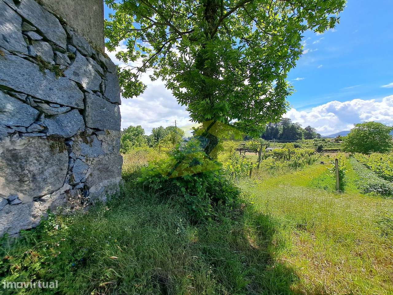 Moradia, alpendre PARA RESTAURO e terreno em Refontoura - Felgueiras-18