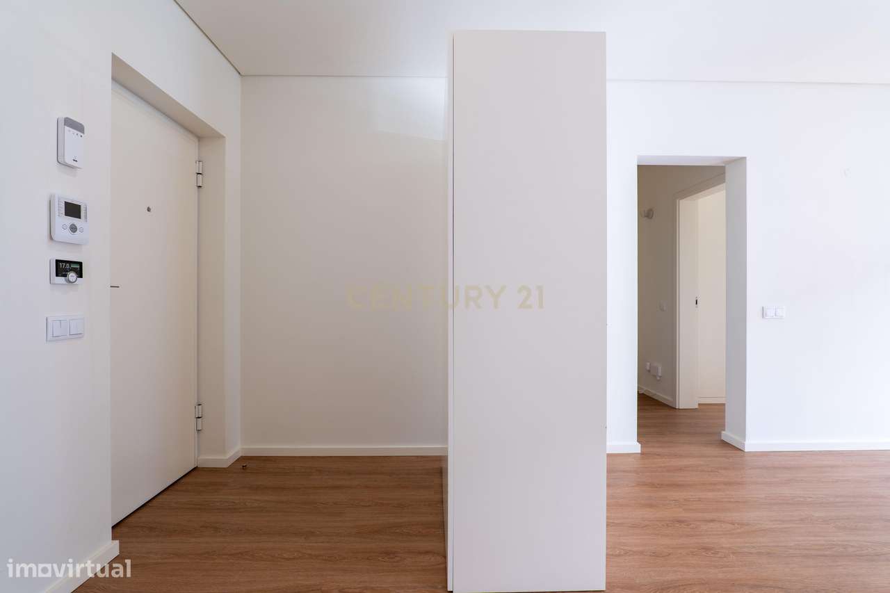 Apartamento T2 praticamente novo , nas Antas, Porto-17