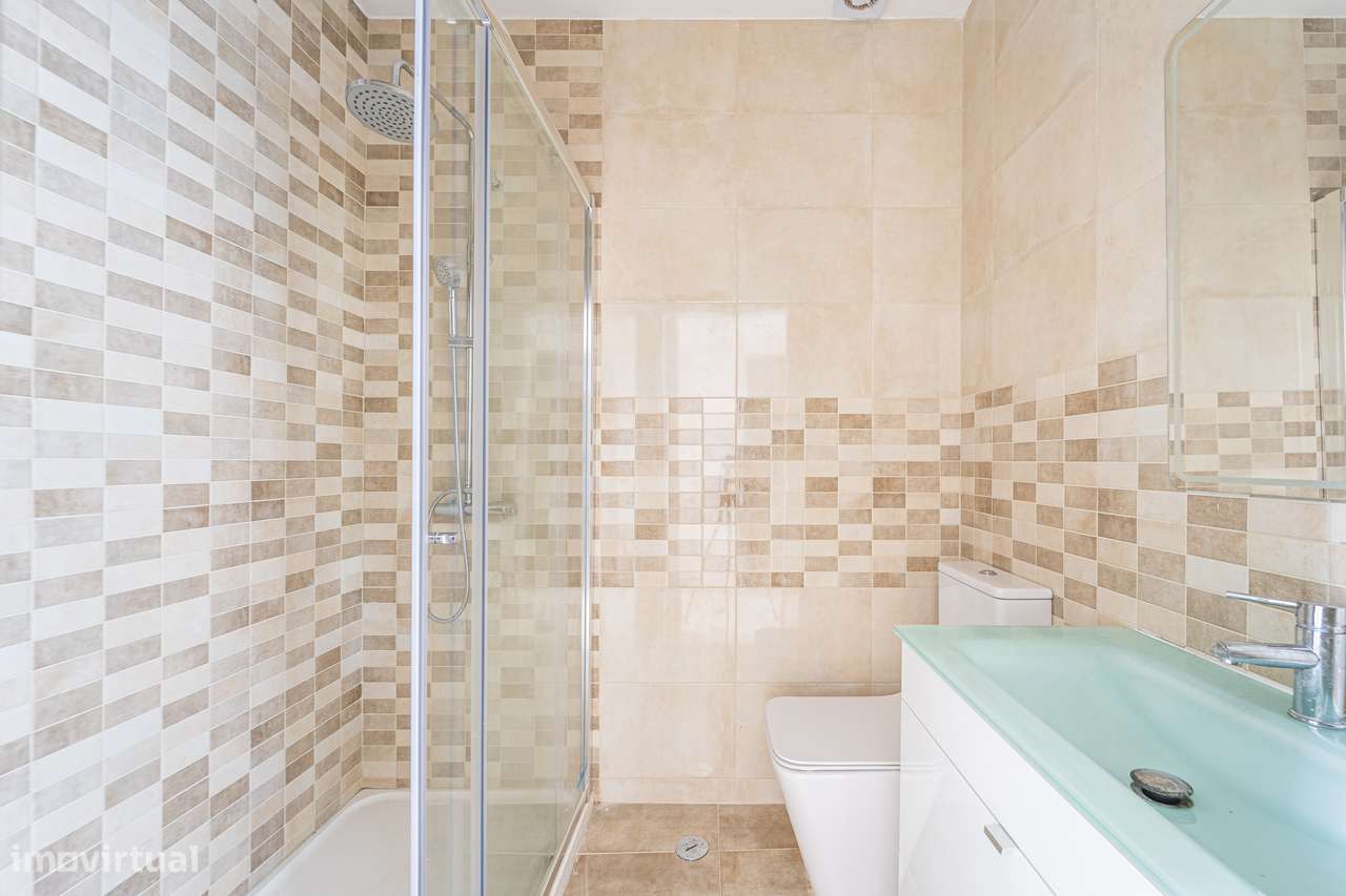 Apartamento T1 com Vista Mar – Arcadas do Estoril, Av. Aida-4