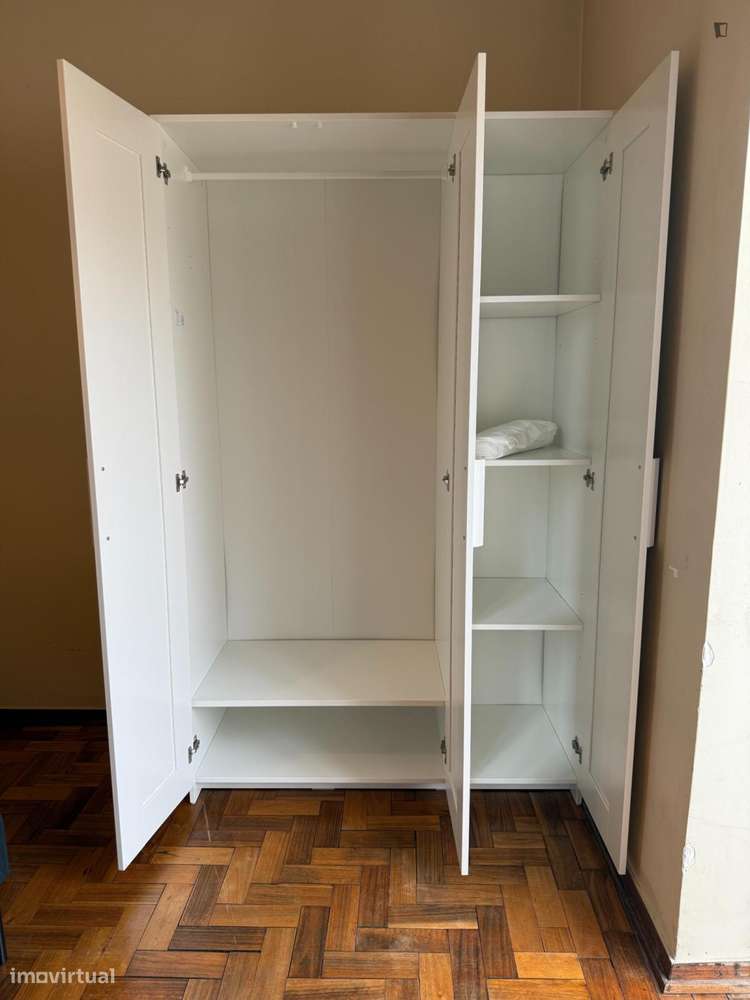 Quarto - localizado em Olivais Coimbra - Grande imagem: 4/9