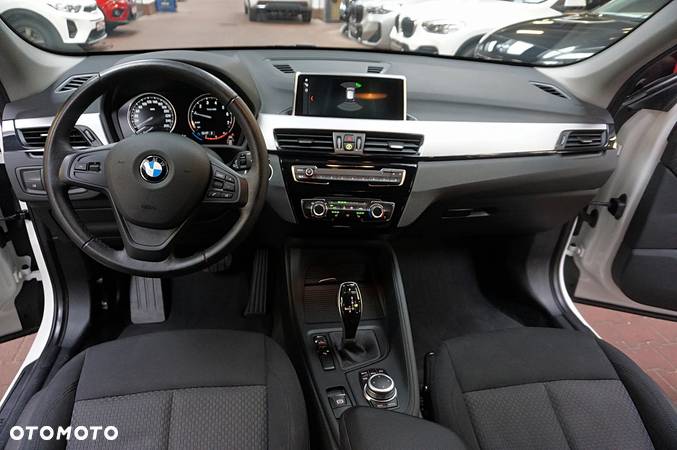 BMW X1 sDrive18i Advantage - 16