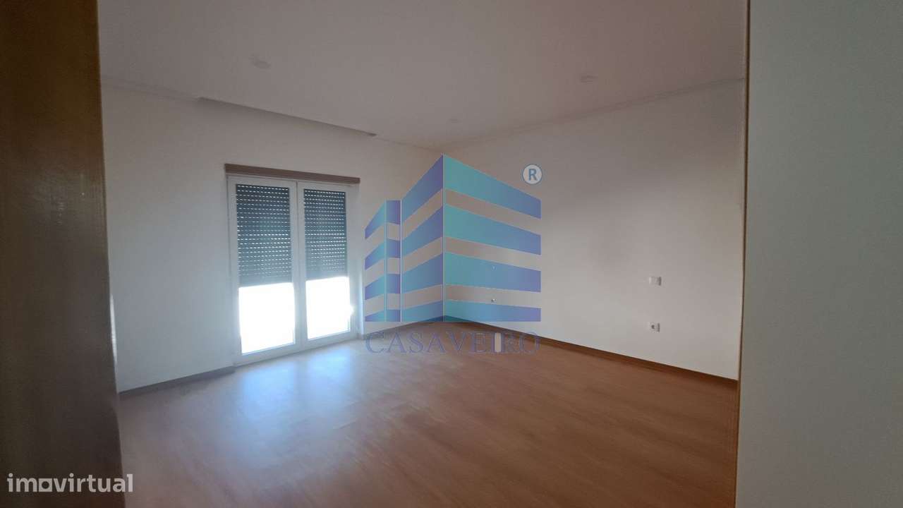 Moradia T3 Geminada  com garagem-11