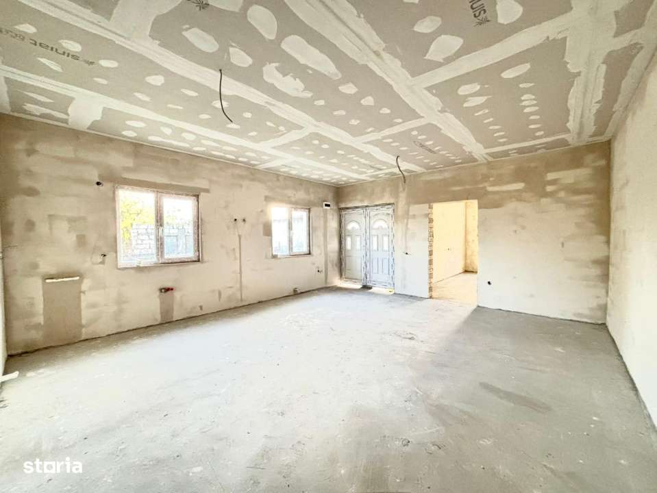 Casa la sol | 3 camere | Lumina | Predare la cheie - Imagine principală: 3/12