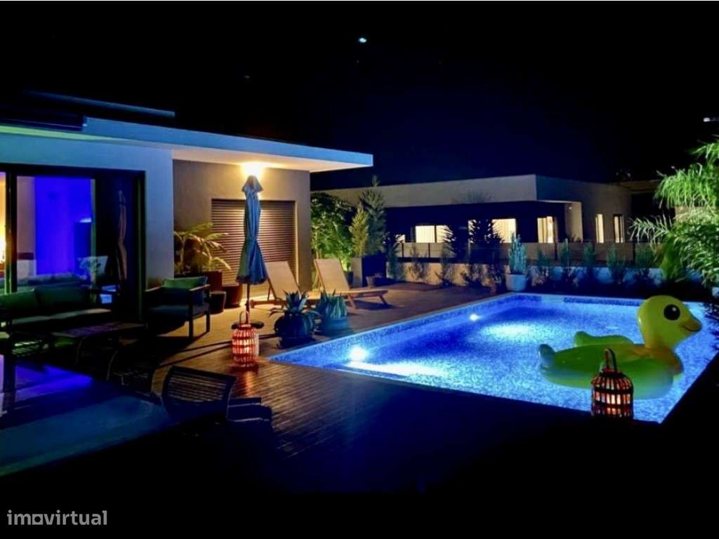 Moradia Térrea em Oleiros, Piscina e Garagem, Lote 535 m2 - Grande imagem: 4/30