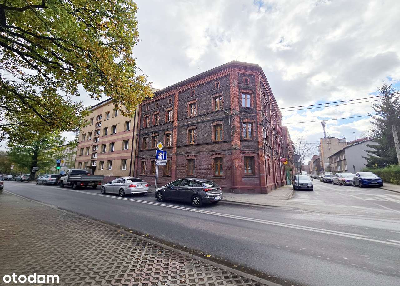 Wyremontowana kamienica, róg Barbary i Parkowej, lokale mieszkalne