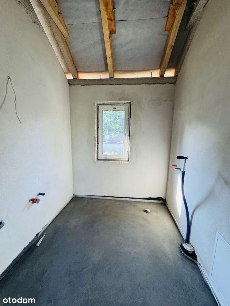 Nowy dom-4 sypialnie, blisko centrum-11