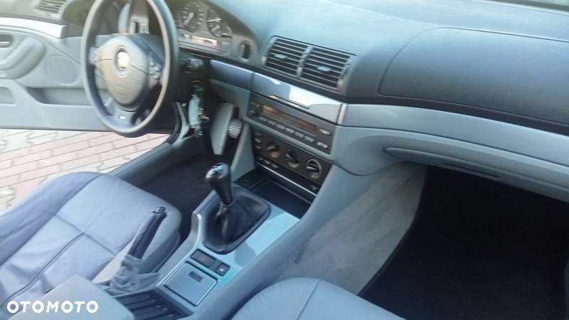 BMW Seria 5 528i - 21