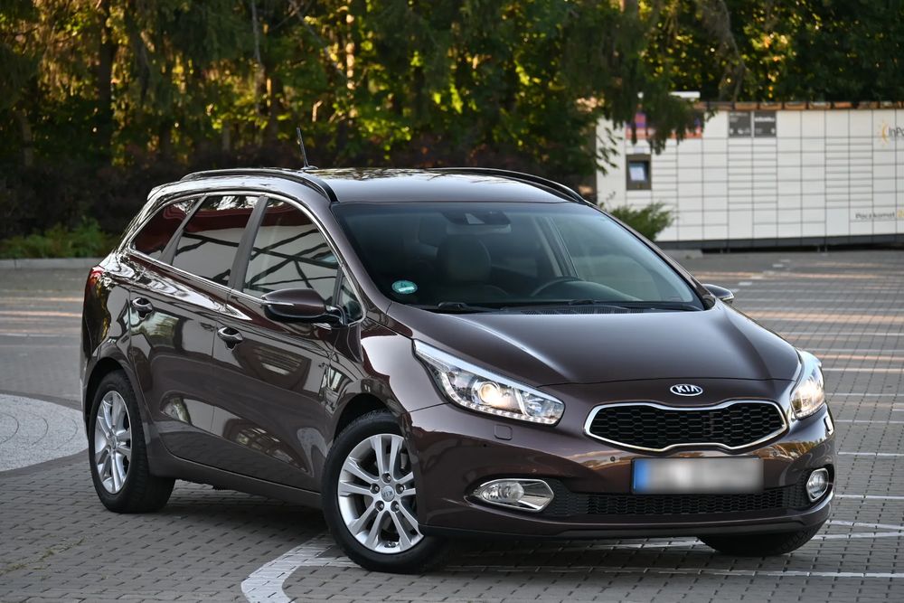 Kia Ceed II (2012-) 1.6 CRDi 128 Platinum Edition 2013