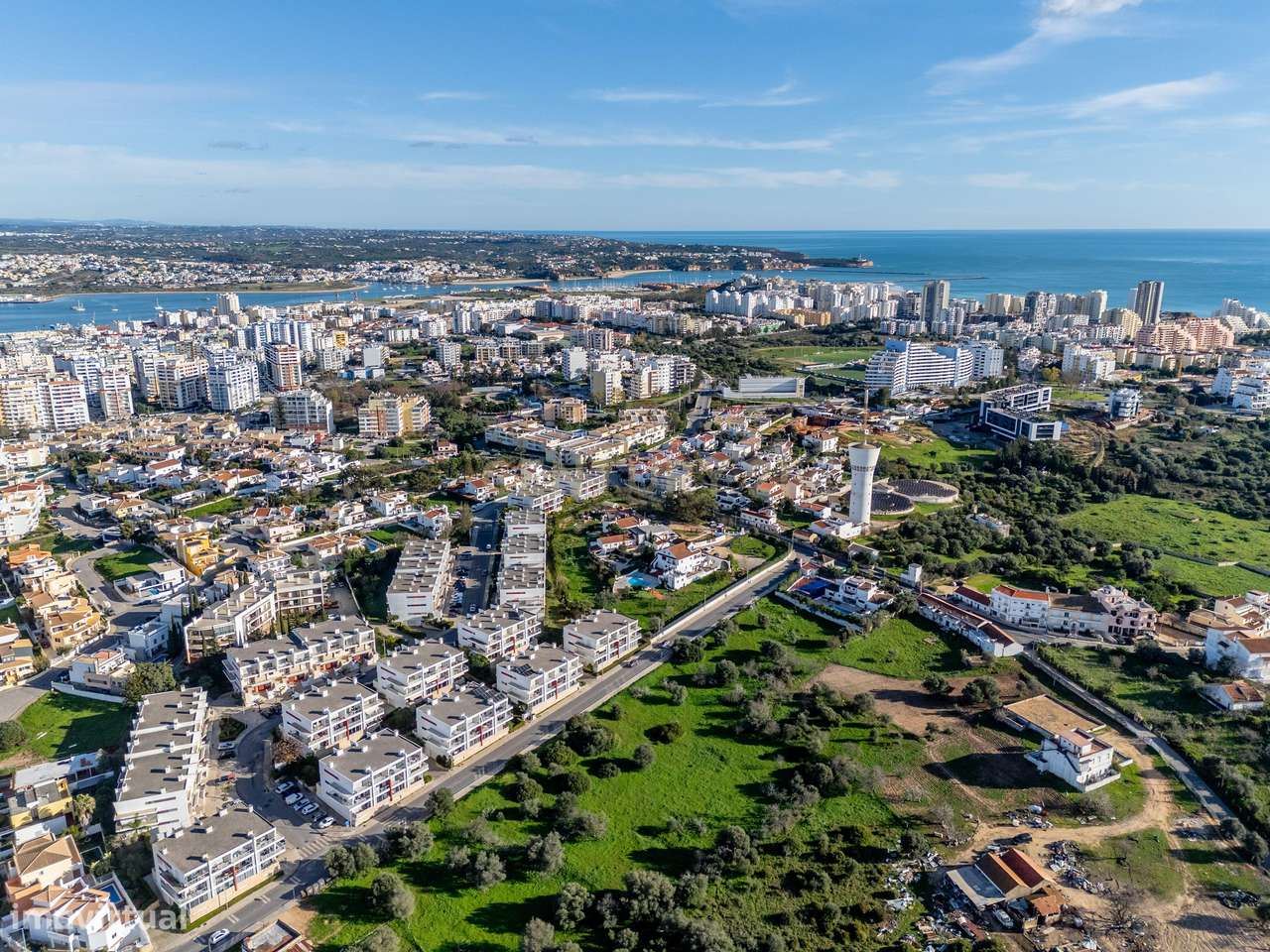 DUPLEX T2 DE CANTO COM AMPLAS VARANDAS E GARAGEM PERTO DA PRAIA!-40