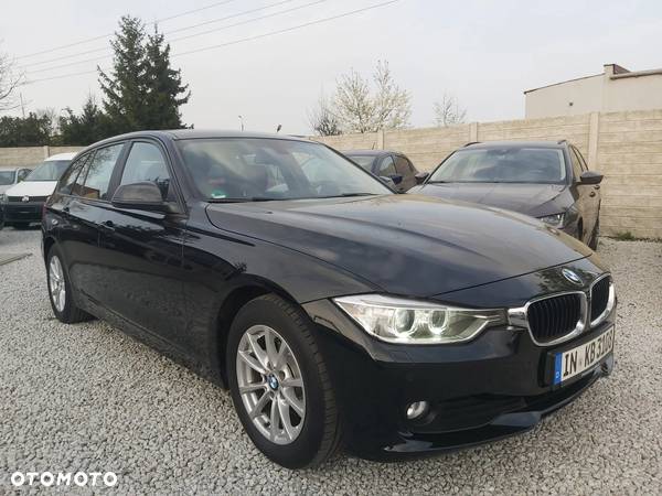 BMW Seria 3 320d DPF Touring - 20