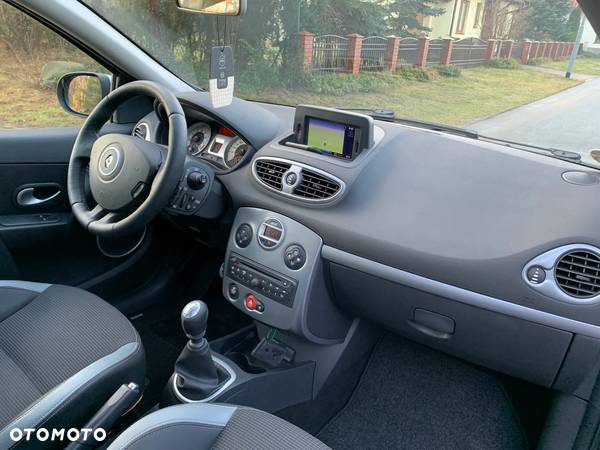 Renault Clio 1.6 16V GT - 25