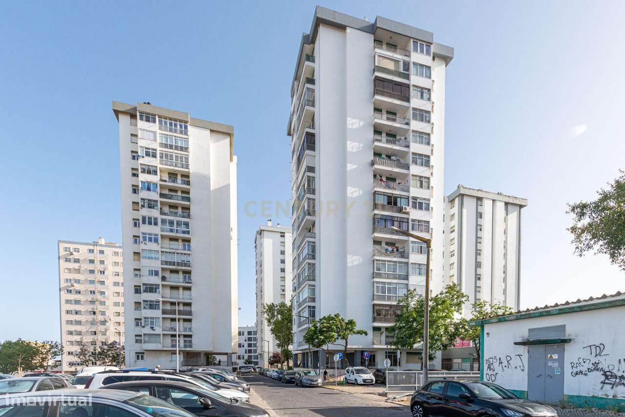 Apartamento T2+1 na Arroja com Varanda e Elevador-15