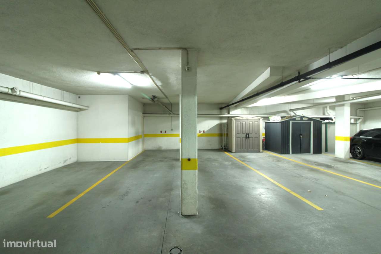 COLINAS DO CRUZEIRO -  T3 com 150 m² e 4 lugares de garagem!-24