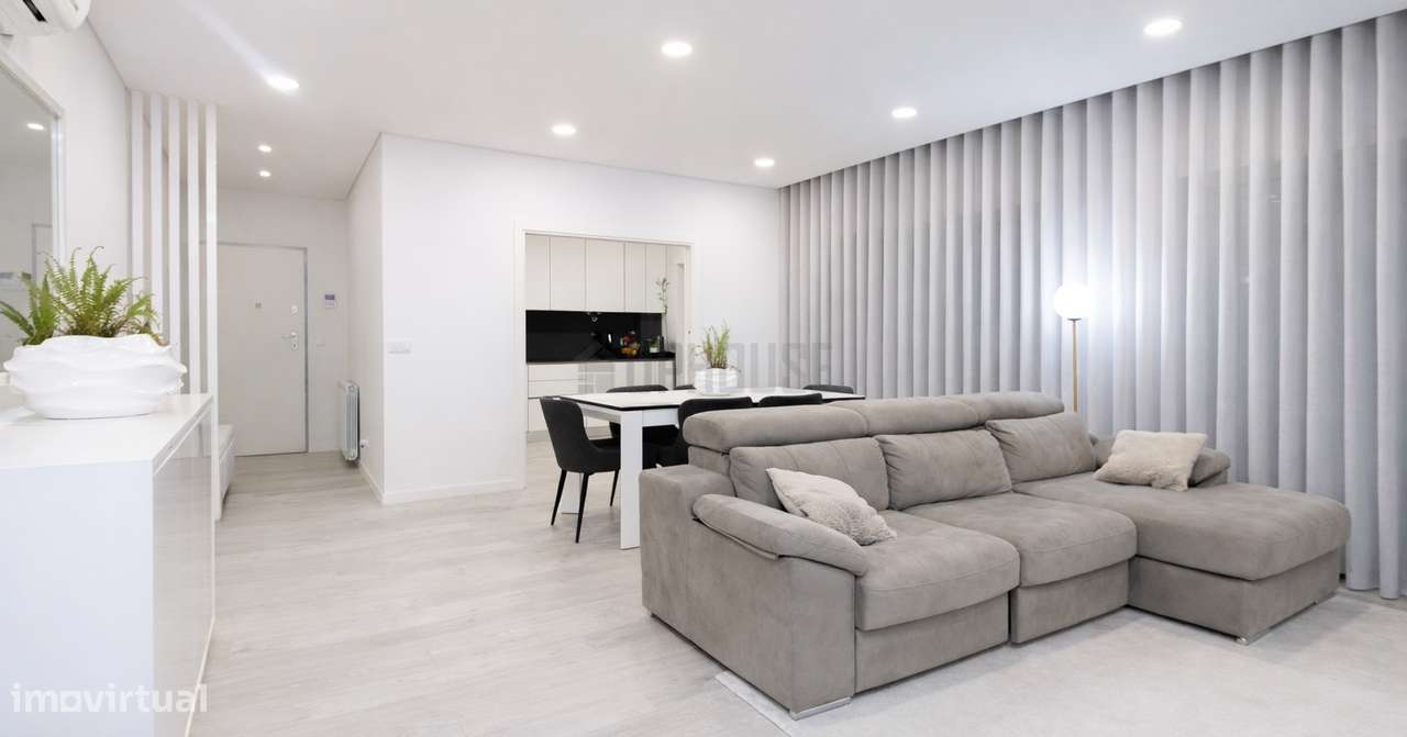 Apartamento T3 com Terraço de Excelência - Junto à Cidade-2