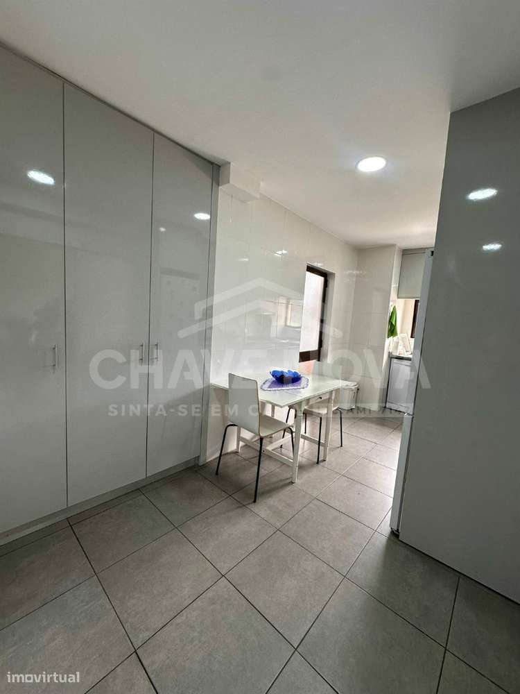 Apartamento T2+1 Renovado para venda, Matosinhos Sul-9