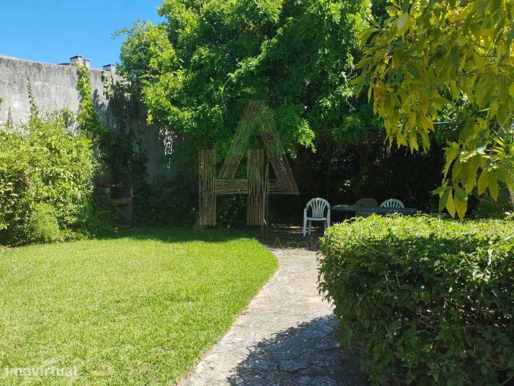 Moradia isolada T4 na Cotovia - localização central, espaçosa e com... - Grande imagem: 4/21