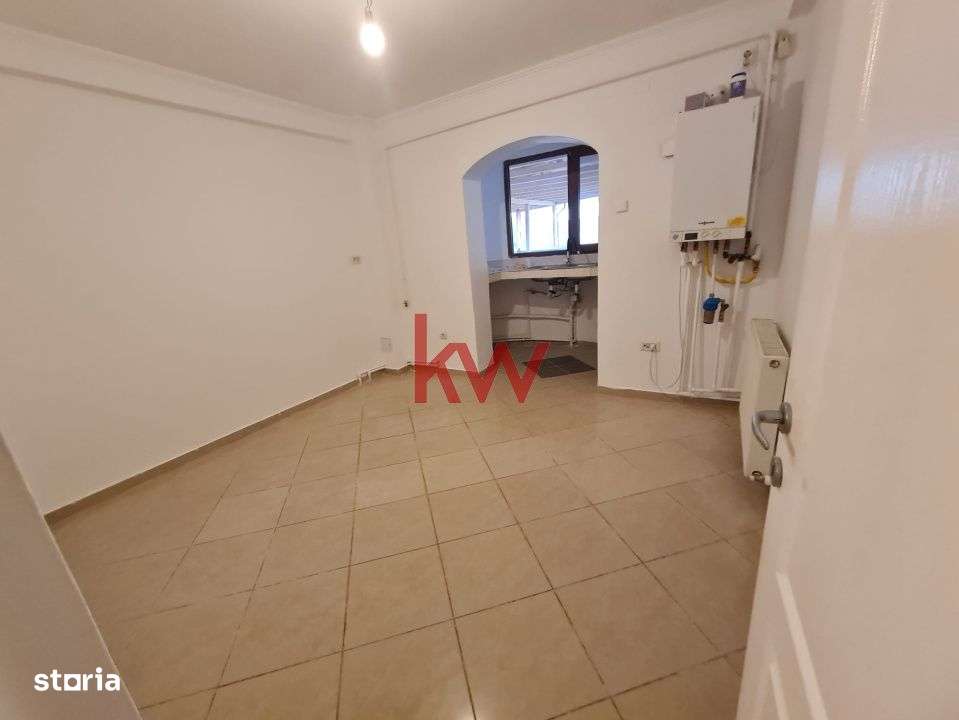 Etaj de vila, spatiu comercial sau de birouri, pentru cabinete, magazi - Imagine principală: 4/19