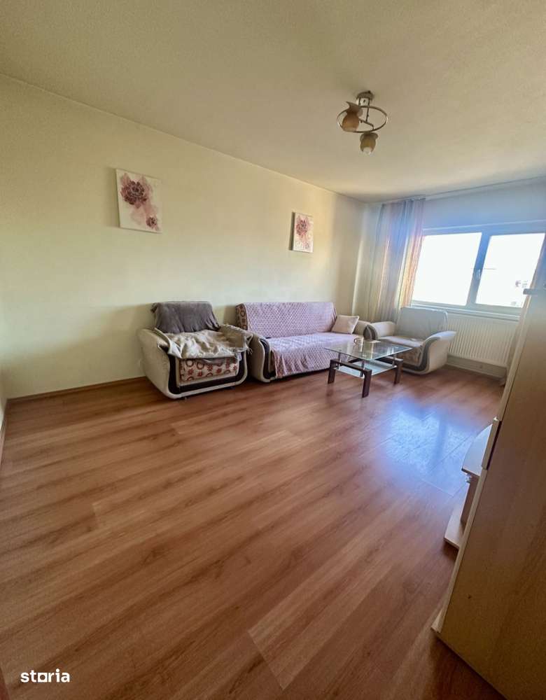 Apartament 3 camere decomandate în 1 Mai cu centrală termică - Imagine principală: 2/8