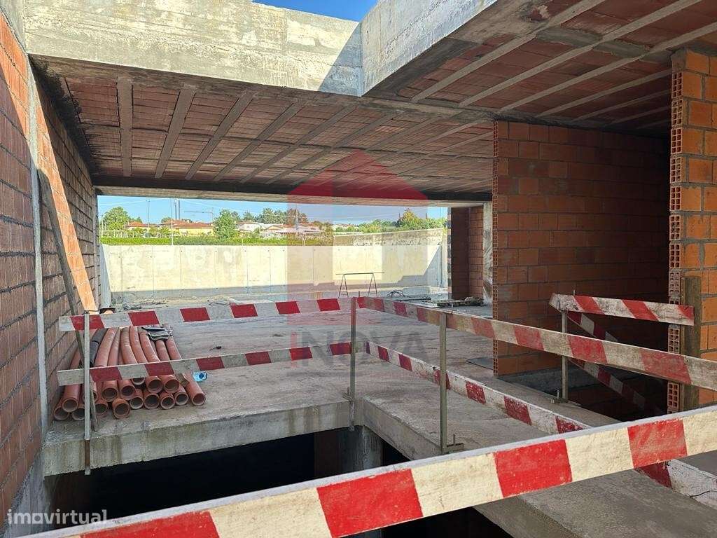 Moradia Banda Térrea com Piscina, Palmeira-21