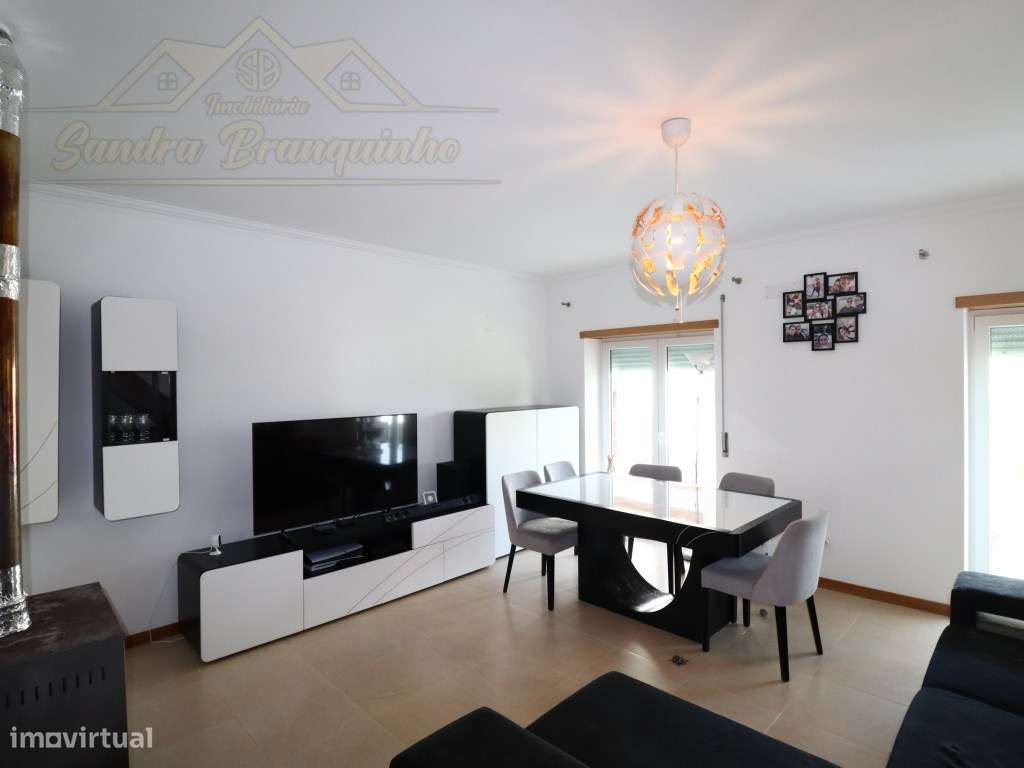 Moradia T3 com garagem e logradouro-24