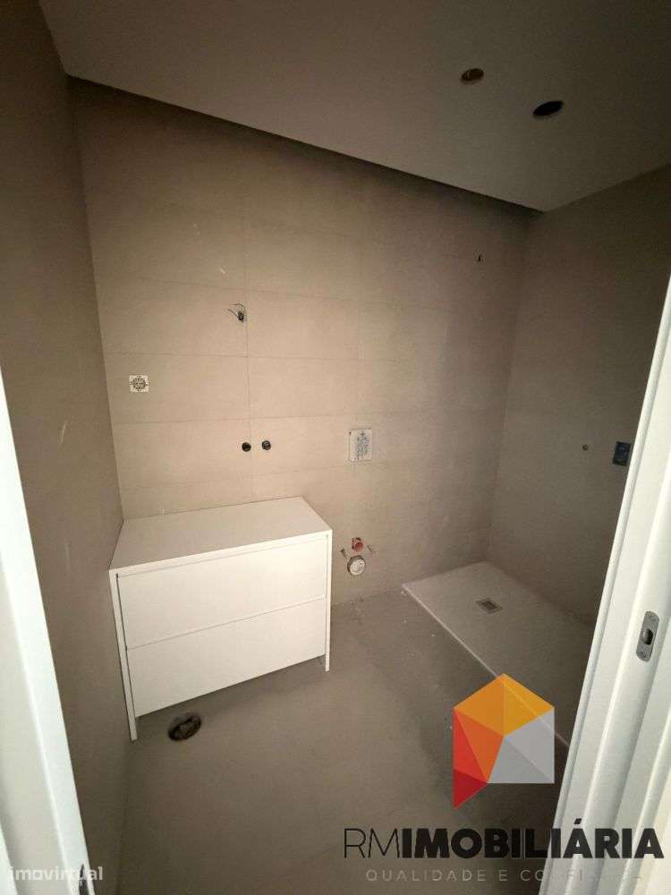 Apartamentos T2+1 NOVOS em Costa Cabral-14