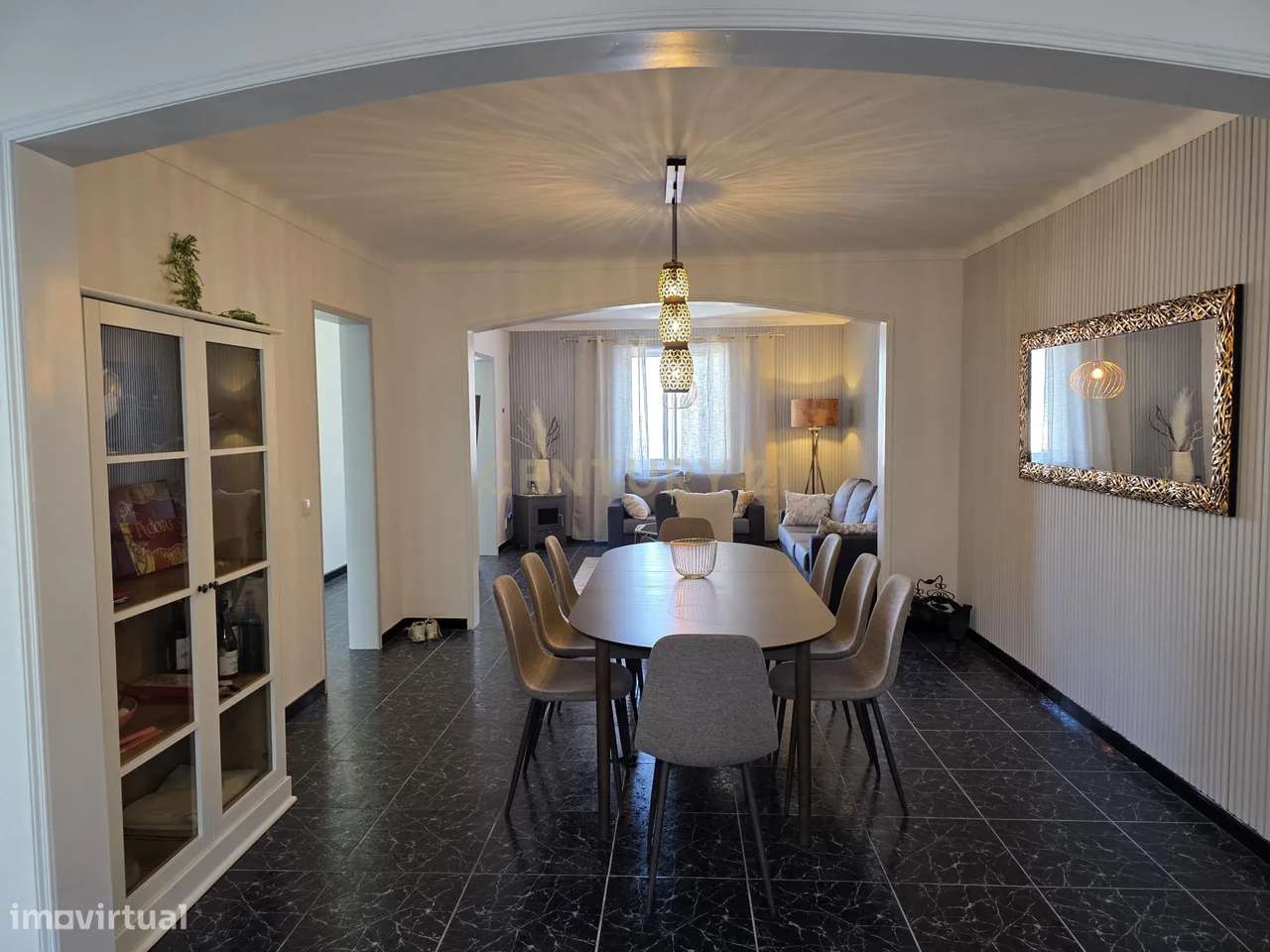 Moradia T5 Totalmente Equipada e Renovada com Vista Deslumbrante – Lom-3