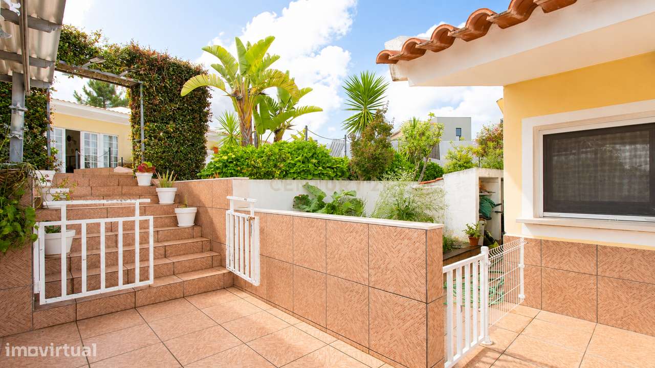 Moradia T3 em lote de 936m2 em Vila Alegre, Fernão Ferro-33