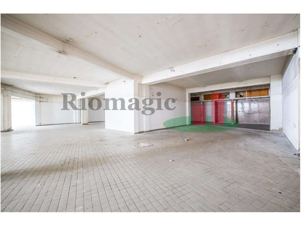 Loja de Comércio perto da zona histórica de Leira ****RIOMAGIC**** - Grande imagem: 1/9