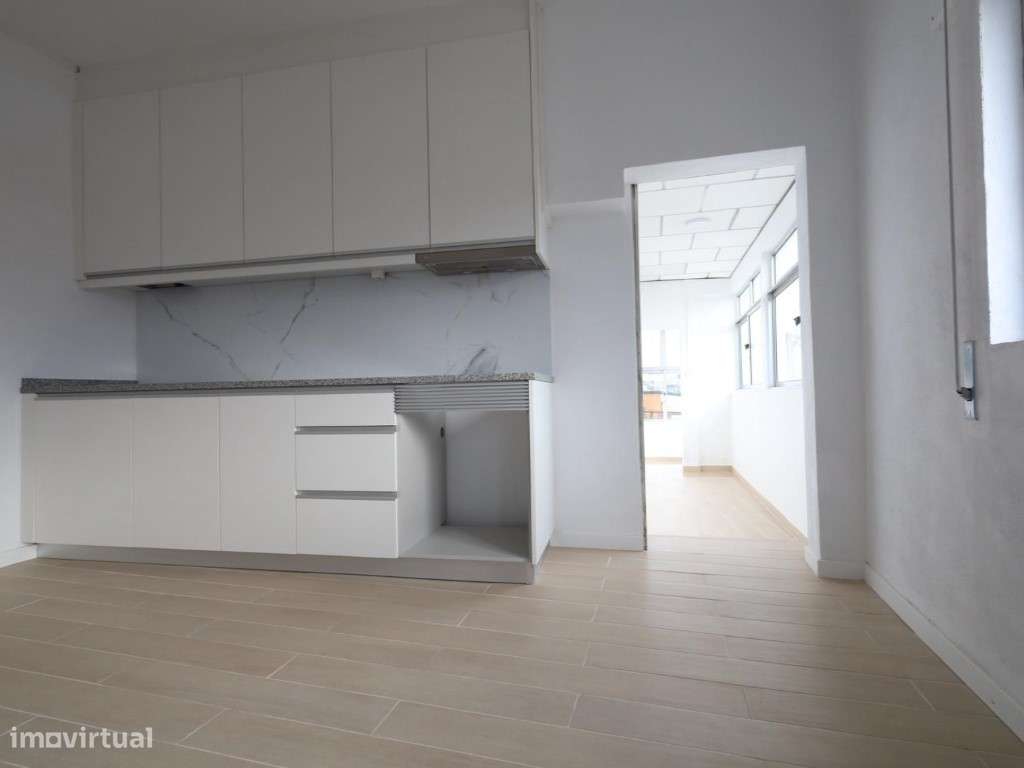 Moradia com 3 habitações independentes - Grande imagem: 5/17